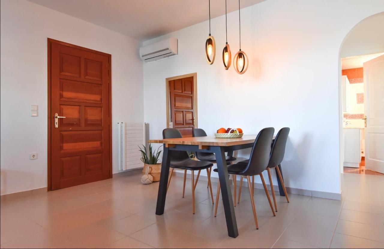 Amazing 2 Bedroom Apartment Overlooking The Marina Of Vourkari Ngoại thất bức ảnh
