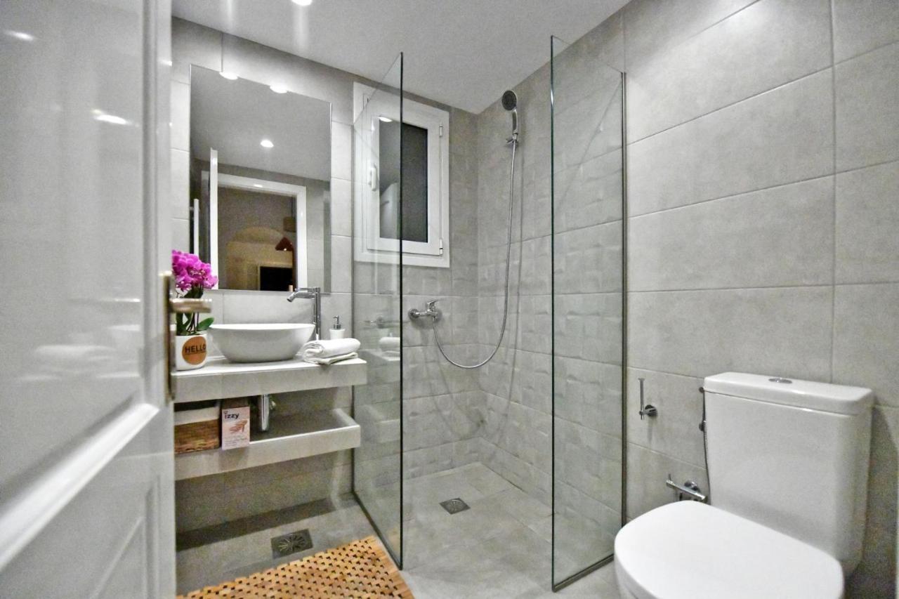 Amazing 2 Bedroom Apartment Overlooking The Marina Of Vourkari Ngoại thất bức ảnh